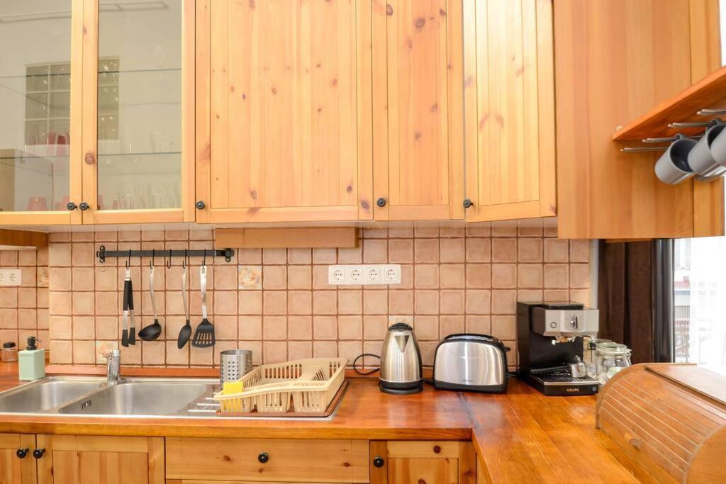 Famous Kiraly Street At Large 3Br 10Ppl @ Central Budapest Exterior photo